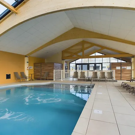 Pour 4 - Domaine Avec Piscine